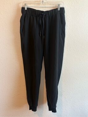 Lululemon Black Jogger Pants Medium?